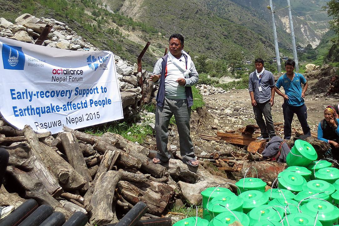 Nach dem Erdbeben, das Nepal im April 2015 heimsuchte, engagierten sich der LWB und Islamic Relief Worldwide gemeinsam in der Katastrophenhilfe.