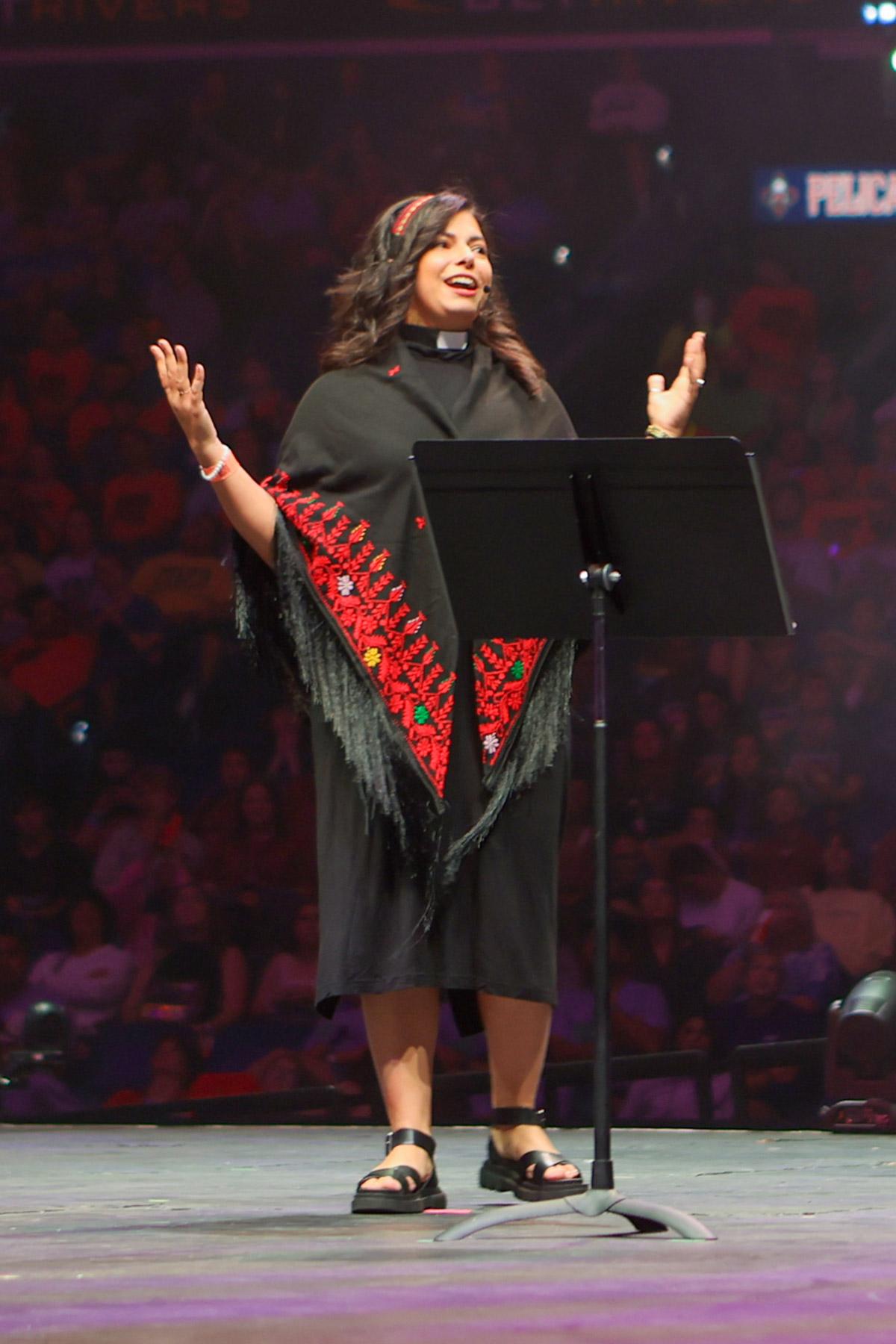 Rev. Sally Azar, a member of the LWF delegation, speaks about disrupting injustice at the ELCA Youth Gathering in New Orleans. Photo: ELCA/C. Jacobs