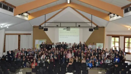 Estudiantes y docentes de las tres facultades de teología que participaron del encuentro del mes de junio. Foto: Comunicación Presidencia IECLB