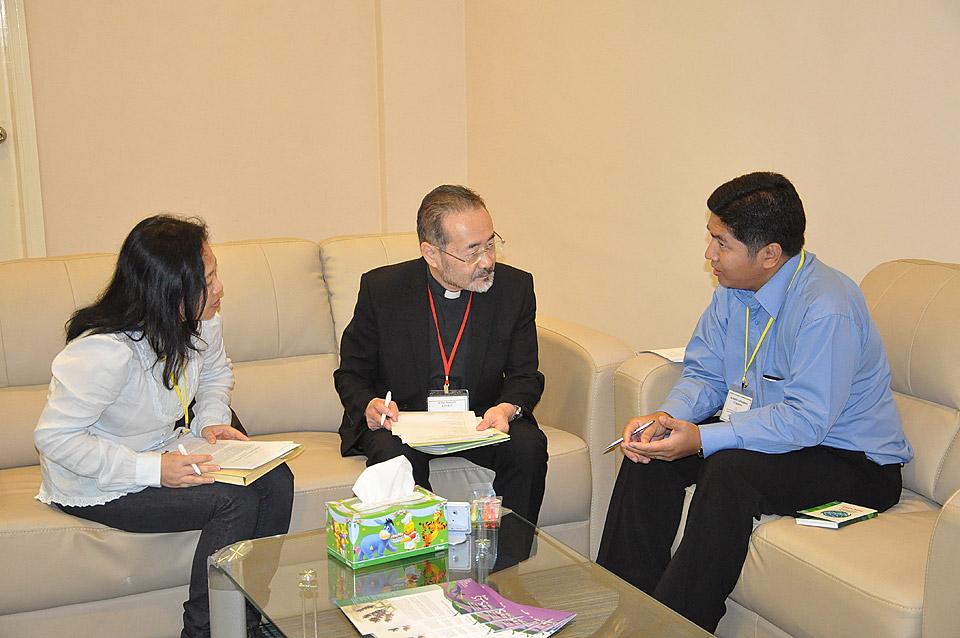 Left to right: Ms Lin Yew Chin (Singapore), Rev. Dr Eto Naozumi (Japan) and Rev. Martin Lalthangiana (Myanmar) during a group discussion at the LWF conference on Lutheran identity in Asia. Â© LWF/W. Chang