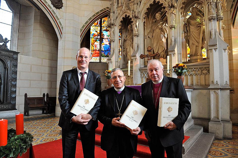 Participants at the 3 December presentation of the Bible edition in Wittenberg included, (left to right) Dr Thies Gundlach (EKD), LWF President Bishop Dr Munib A. Younan and Bishop emeritus Jobst SchÃ¶ne (Independent Evangelical Lutheran Church). Â© BILD/Daniel Biskup