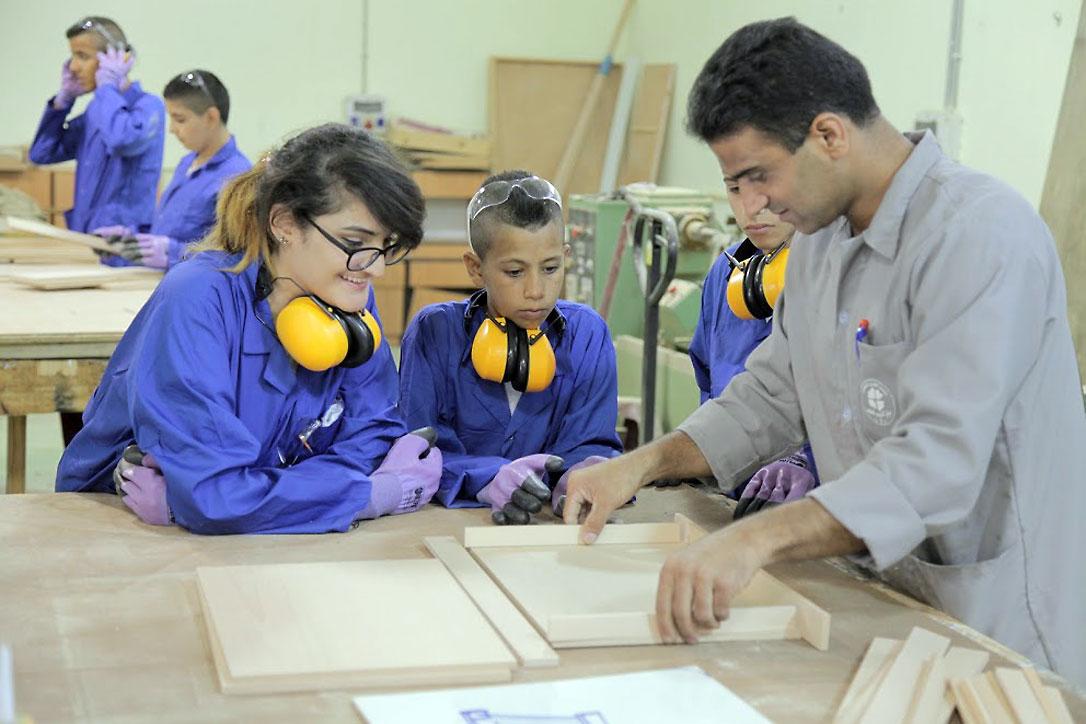 Nicht nur in der Tischlerwerkstatt konnten Mädchen und Jungen Berufe erkunden, die meist bestimmten Geschlechterrollen zugeschrieben werden. Foto: LWB Jerusalem