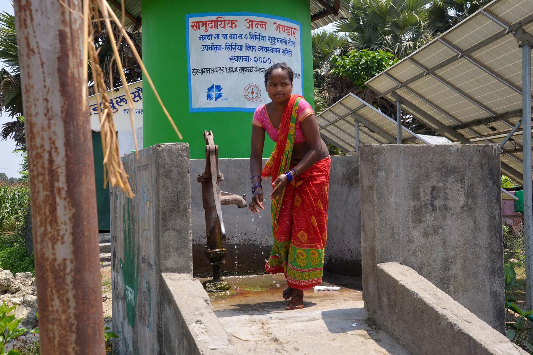 Die Bereitstellung sicherer Wasserquellen für marginalisierte Gemeinschaften ist Teil der gemeinsamen Zusammenarbeit zwischen dem LWB Nepal und der Nepalesischen Evangelisch-Lutherischen Kirche im östlichen Teil des Landes. Foto: LWB Nepal