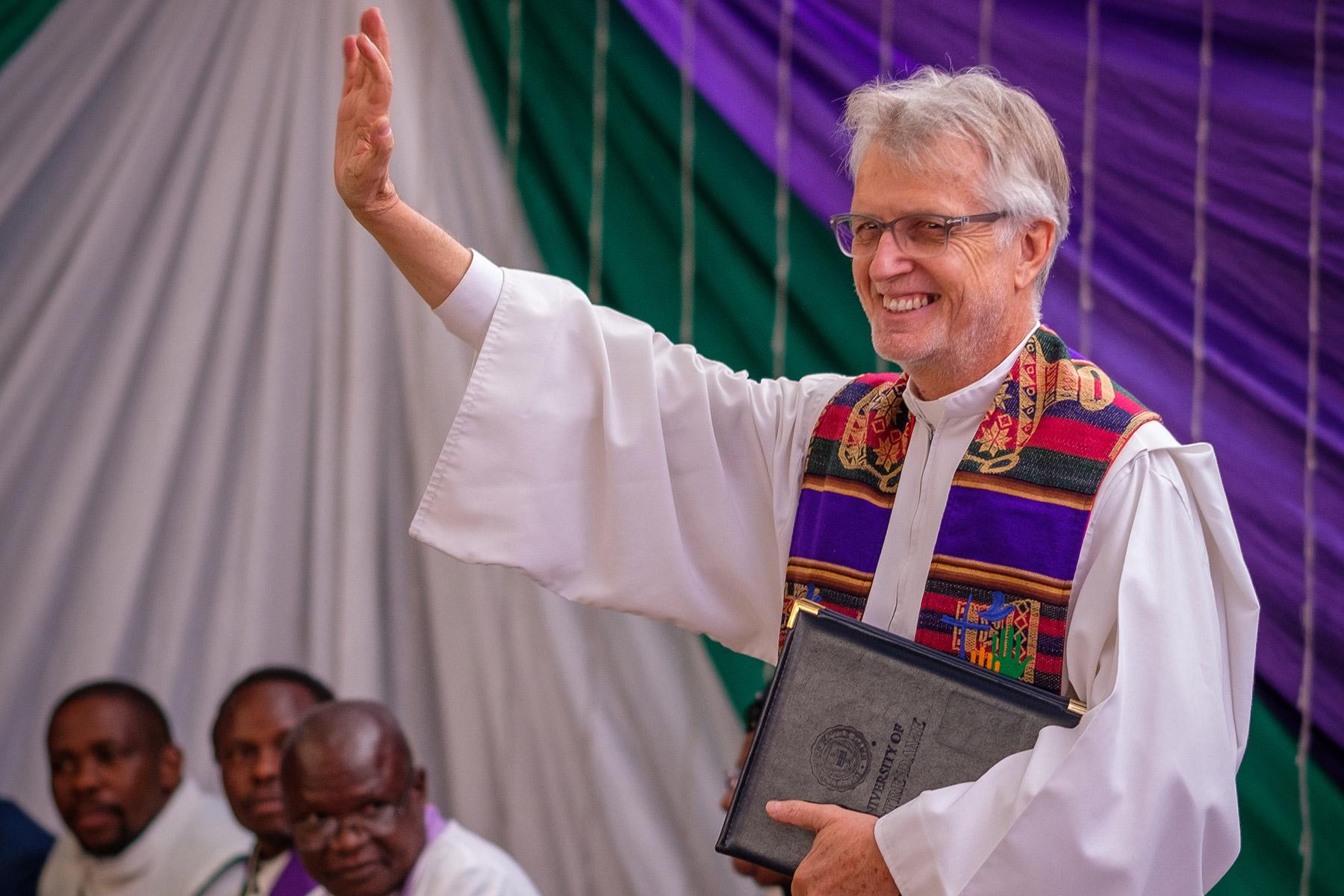 Rev. Martin Junge during a solidarity visit to Zimbabwe in March 2020. Photo: LWF/A. Danielsson