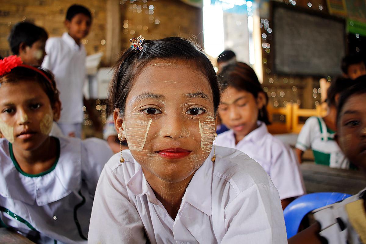Ma Khin Nu (7), eine Bewohnerin des Lagers Ohn Taw Gyi (Myanmar), genießt verbesserte Bildungsmöglichkeiten. Foto: LWB/Myanmar/Isaac Kyaw Htun Hla