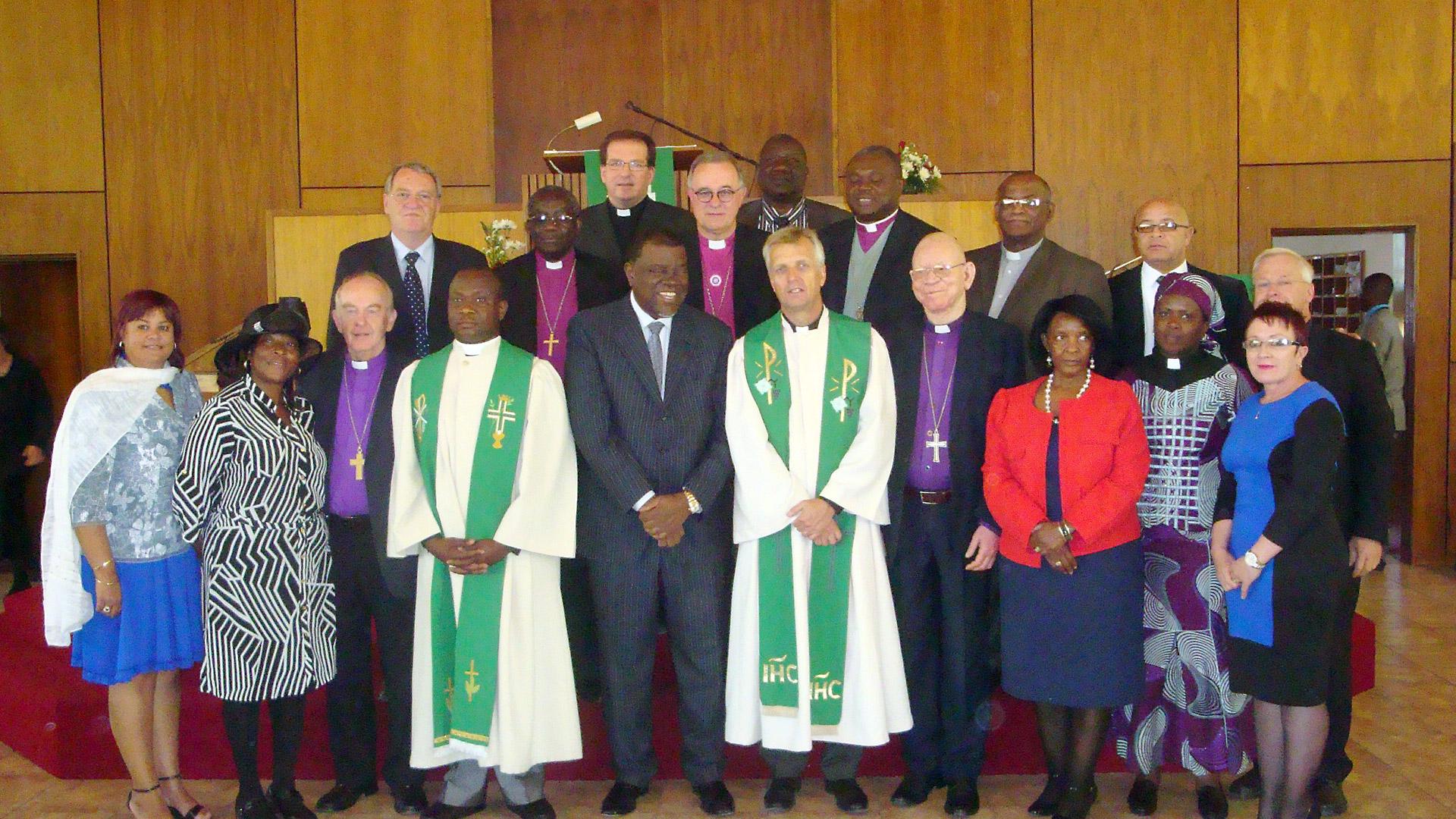 LWB-Delegation mit dem Premierminister von Namibia und Kirchenleitenden © LWB/Klaus Rieth