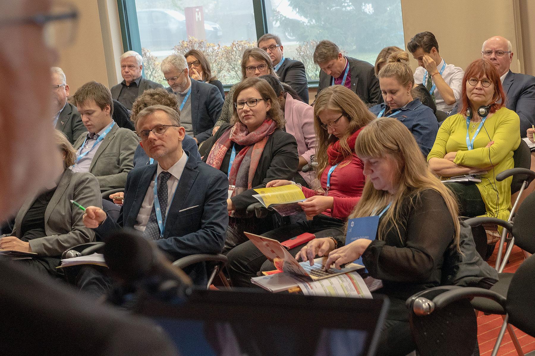 Teilnehmende des Treffens der europäischen LWB-Regionen, das in Moravske Toplice (Slowenien) stattfand, werden von LWB-Generalsekretär Martin Junge in die neue LWB-Strategie eingeführt. Foto: LWB/A. Danielsson