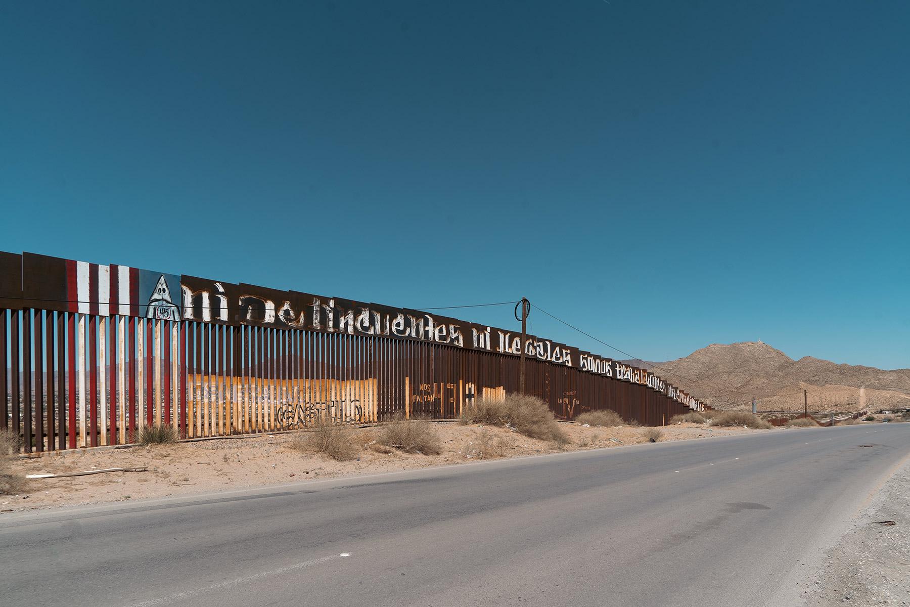 The border between Mexico and the USA near Ciudad Juárez, Chihuahua, Mexico. Photo: Alejandro Cartagena, Unsplash
