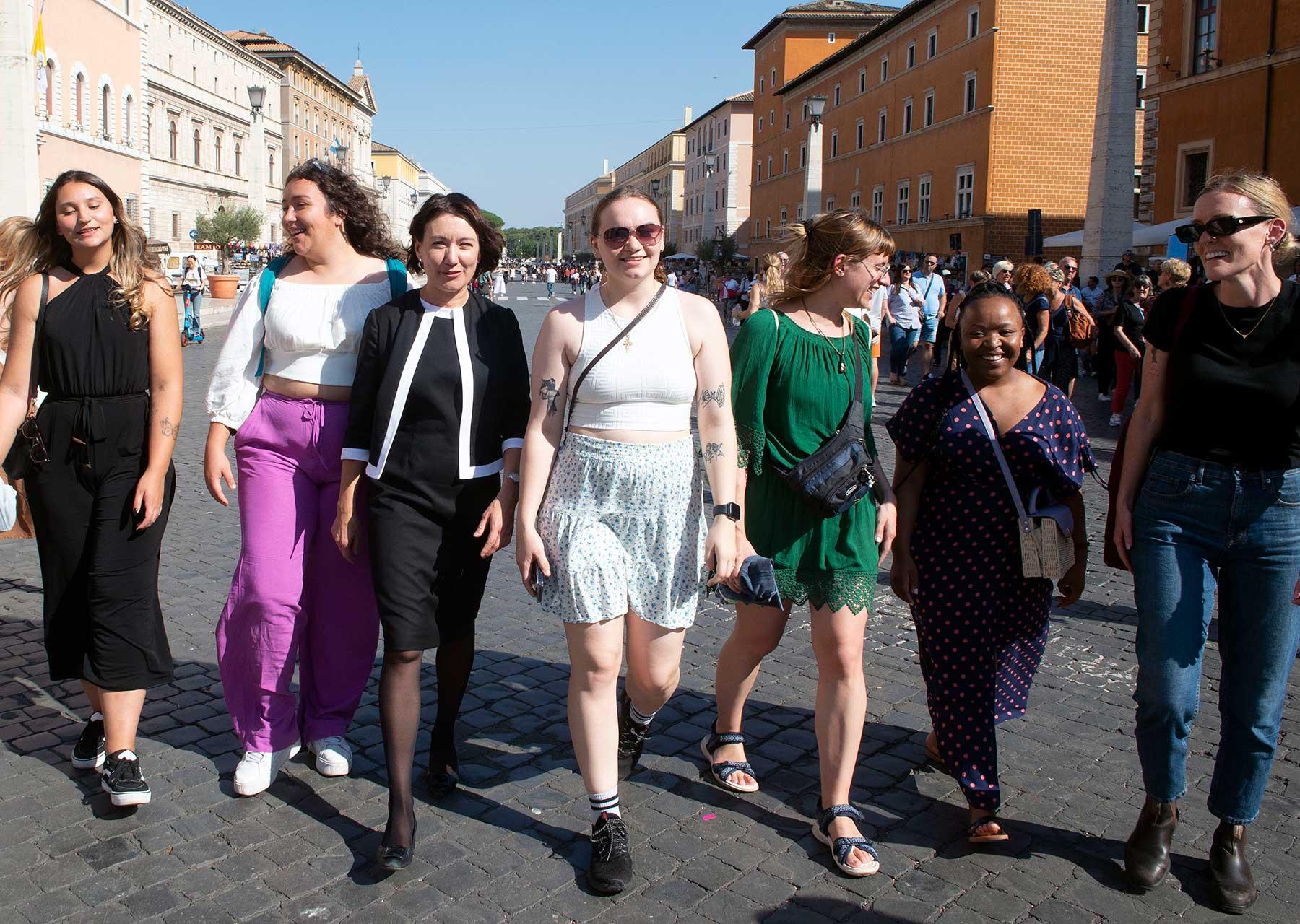 General Secretary Anne Burghardt with LWF Youth delegation walking to St Peter’s Square. Photo: CatholicPressPhoto/Alessia Giuliani