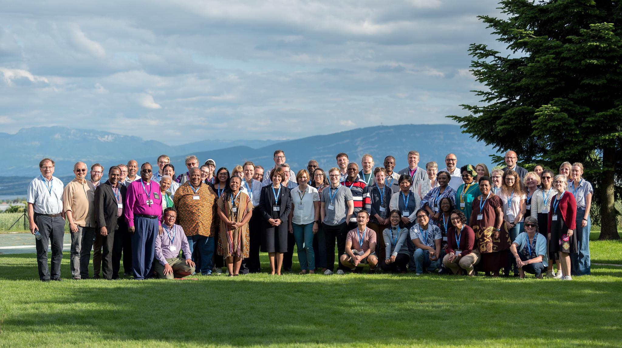 Teilnehmende an den Vorbereitungssitzungen des Rates für Jugendliche, Frauen und Männer in Chavannes-de-Bogis, nahe Genf, Schweiz