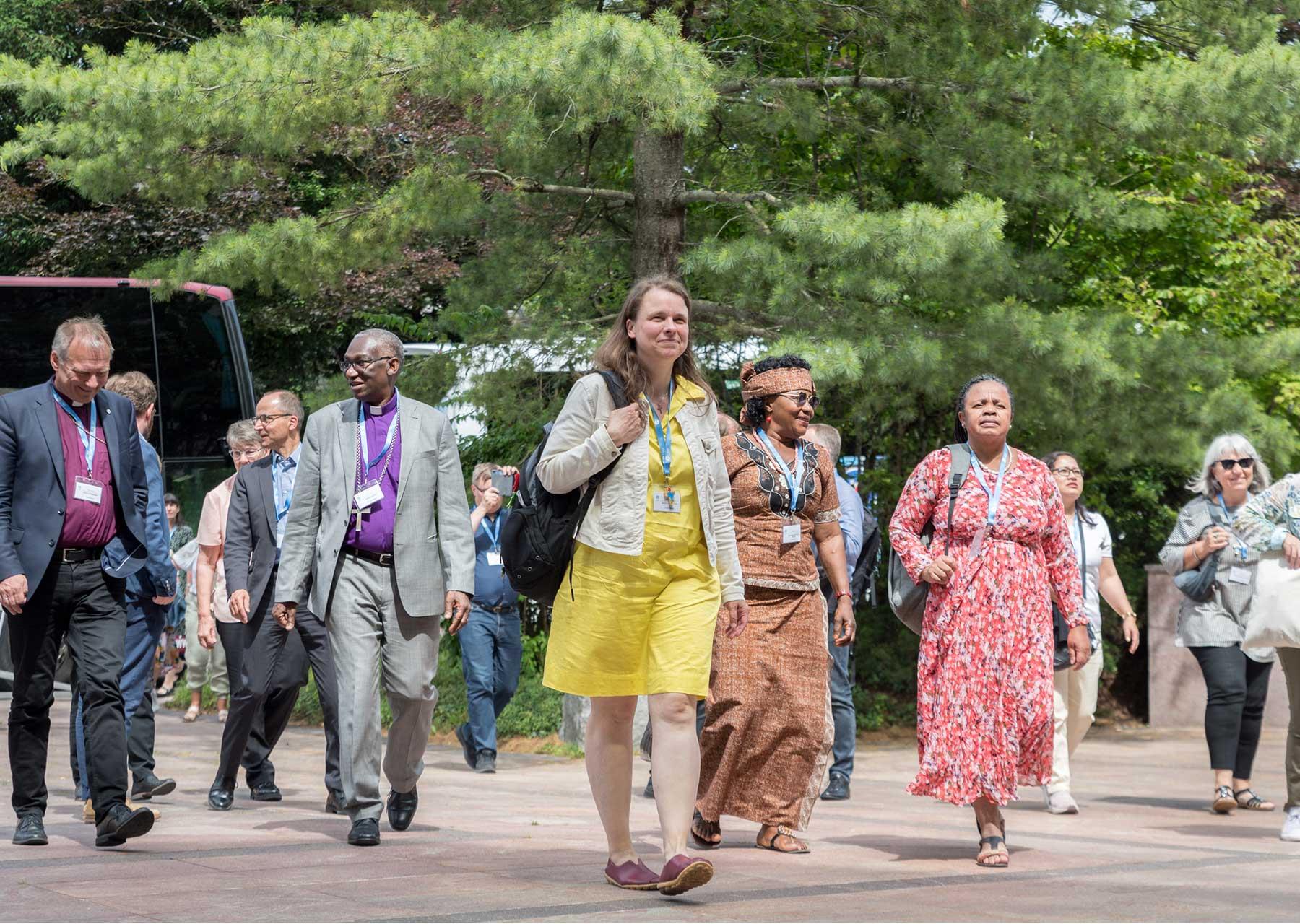 Council members make their way to the new LWF Communion Office in Geneva. Photo: LWF/A. Hillert