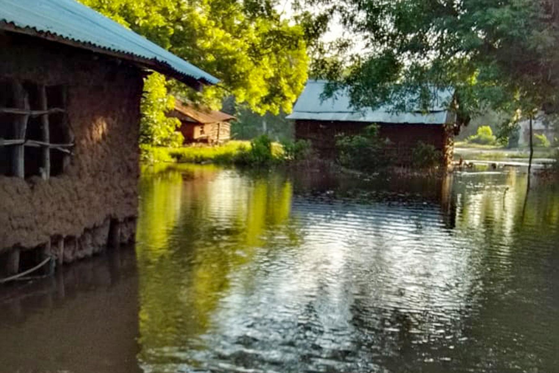 Die schweren Regenfälle und Überschwemmungen haben auch Kirchengebäude beschädigt. Grundstück einer ELKK-Gemeinde in Kitui in der Central Eastern-Diözese