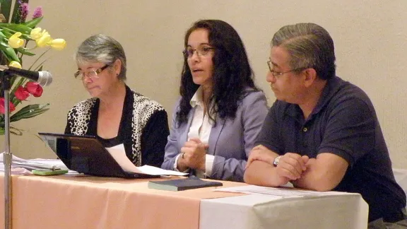 Rev. Gloria Rojas, Rev. Patricia Cuyatti and Bishop Eduardo MartÃ­nez. Photo: Adriana CastaÃ±eda