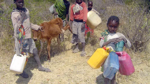 Children search for water in drought-hit southern Angola