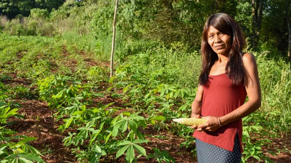 A Mbya GuaranÃ­ farmer in Kaâa Kupe community, Misiones province. All photos: Hora de Obrar