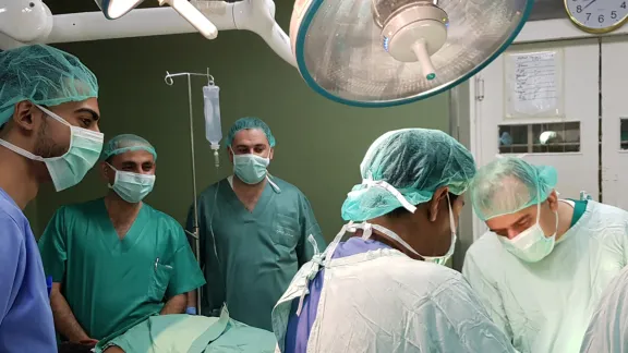 Ein medizinisches Team von Auguste-Viktoria-Krankenhaus 2018 im Einsatz in einem Krankenhaus in Gaza. Foto: LWB/D. Nasser