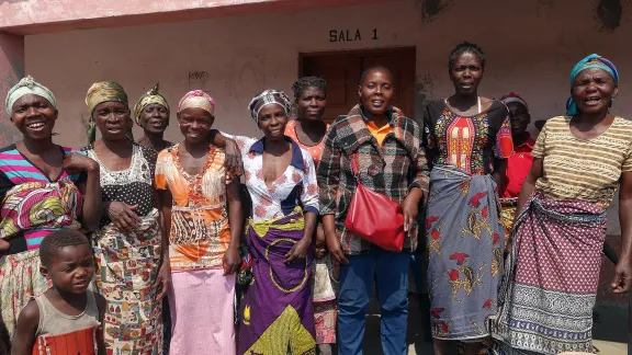 Women of the Mumanga community gather outside the classroom where their Creative Expression workshop took place. All photos: LWF/O.Schnoebelen