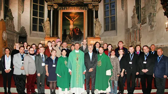 Teilnehmende der Konsultation für Kirchenleitende der Region Mittel- und Osteuropa 2019 nach dem Eröffnungsgottesdienst im Mariendom (Domkirche) in Tallinn. Foto: EELC/Joel Siim