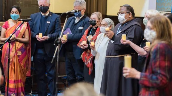 Religious leaders gathered for an interfaith service at Garnethill Synagogue on Sunday 31 October. All photos: LWF/Albin Hillert