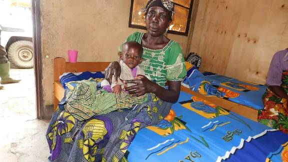 A mother and her child in one of the LWF health centers. The child is being treated for severe malnourishment. Photo: LWF DRC