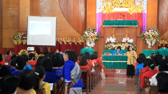 Frauenversammlung in Medan City, Nordsumatra, die sich im August 2019 mit der Umsetzung des LWB-Grundsatzpapiers Gendergerechtigkeit in Indonesien befasste. Foto: Friztian Tobing