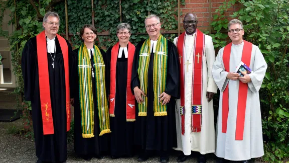 During his visit to âMission EineWeltâ in Neuendettelsau, Germany, LWF President Panti Filibus Musa (2nd from right) also participated in the church service together with the center's directors (from left) Hanns und Gabriele Hoerschelmann during which Ulrike und Reinhard Hansen (Head: Mission and Intercultural Studies, Head: Africa Desk) concluded their duties with the center. Claus Heim (Regional Secretary for Tanzania and Kenya) also participated in the service. Photo: Mission EineWe