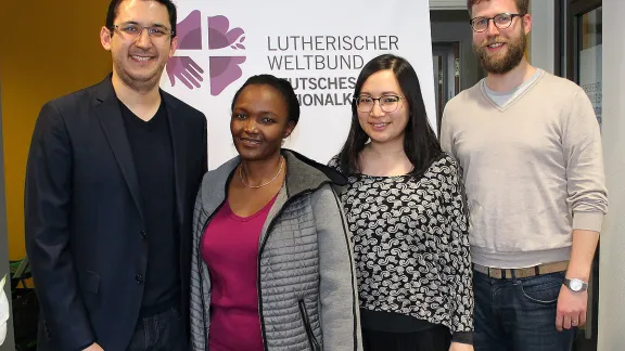 Profitieren von Stipendienprogramm des DNK/LWB: (v.l.) Daniel Jara (Ecuador), Elizabeth Silayo (Tanzania), Michelle Wong (Malaysia) und Sebastian Dallmann (Deutschland). Foto: LWB/A.Weyermüller