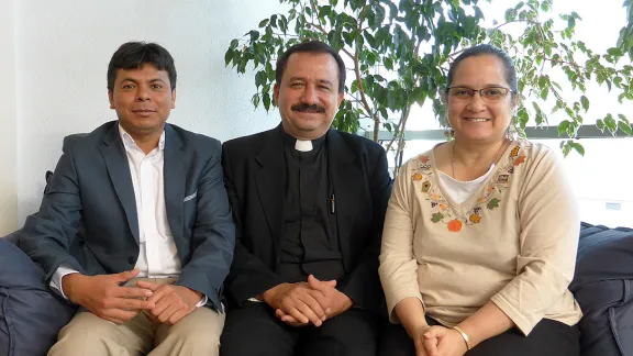 Guatemalan Lutheran church leader Rev. JosÃ© Pilar Ãlvarez Cabrera (middle), Mr Omar JÃ©ronimo (left) and Ms Claudia Samayoa Pineda, during the visit to Geneva. Photo: LWF/M. Haas