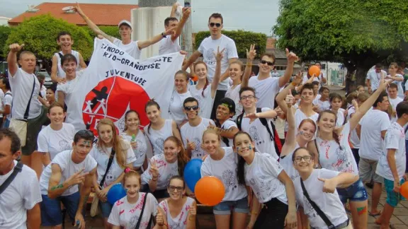 Delegierte aus allen Regionen des LWBs nehmen am Nationalen Jugendkongress der Evangelischen Kirche Lutherischen Bekenntnisses in Brasilien (EKLBB) teil. Foto: IECLB