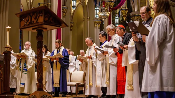 Attending the service as guests of honor: WMC President Rev. Dr JC Park; LWF General Secretary Rev. Dr Martin Junge; Kurt Cardinal Koch, President of the Pontifical Council for Promoting Christian Unity (Roman Catholic Church); Very Rev. Dr Sarah Rowland Jones, Dean of St Davids Cathedral in Wales (Anglican Communion); and WCRC General Secretary Rev. Dr Chris Ferguson. Photo: Peter Ringenberg/University of Notre Dame