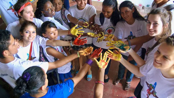 LAC and Nicaraguan youth during an artistic project for the environment with LWF. Young people are largely affected by the violence currently happening in Nicaragua. Photo: LWF/ Chelsea Macek