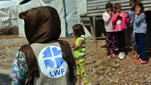 Members of the Hungarian Interchurch Aid delegation and LWF staff visited Davudiya refugee camp near Dohuk, where more than 700 Christian, Yazidi and Muslim families live. Photo: ELCH Northern Diocese