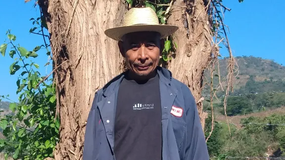 Thanks to the Lutheran communionâs emergency support, Gregorio PÃ©rez and other residents of Shupa village are replanting crops lost to two successive hurricanes. Photo: ILUGUA