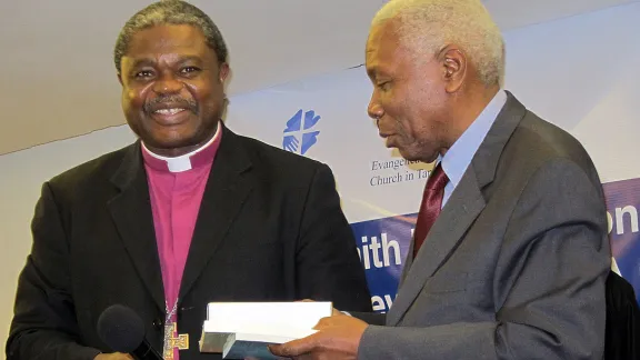 Bishop Dr Malasusa and Dr Mohamed Gharib Bilal. Photo: LWF/I. Benesch