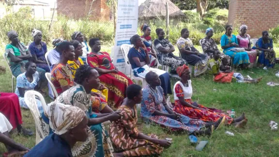 Frauen, die an Fokusgruppendiskussionen für Post-Konflikt-Gemeinschaften im Bezirk Pader in Norduganda teilnehmen. Foto: LWB Uganda