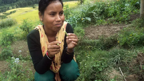 Eine Dalit-Frau in Nepal. Die Umsetzung des Gesetzes gegen Diskriminierung und Unberührbarkeit von 2011, das die Kastendiskriminierung abschafft, ist in Nepal ein wichtiges Menschenrechtsanliegen. Foto: LWB/Lucia de Vries