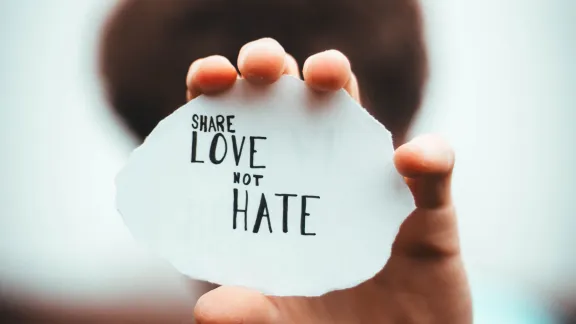 The World Association for Christian Communication has published a new report on countering hate speech online. Photo: Unsplash/Dan Edge