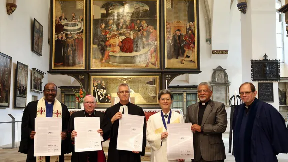 The Wittenberg Witness was signed in the City Church in Wittenberg in July 2017 by The Lutheran World Federation and the World Communion of Reformed Churches. The WCRC also signed an association agreement to the Joint Declaration on the Doctrine of Justification (JDDJ), originally signed by the LWF and the Roman Catholic Church in 1999, and later joined by the World Methodist Council. Photo: WCRC / Anna Siggelkow