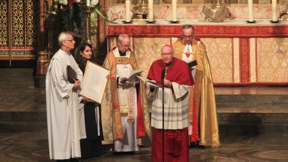 A service to mark the 500th anniversary of the Reformation was held at Westminster Abbey, London. From left: the LWF General Secretary Rev. Dr Martin Junge, the Reverend Isabelle Hamley, the Archbishop of Canterbury Justin Welby, the PCPCU Secretary Bishop Dr. Brian Farrell, the Dean of Westminster Rev. Dr John Hall. Photo: Andrew Dunsmore/Westminster Abbey