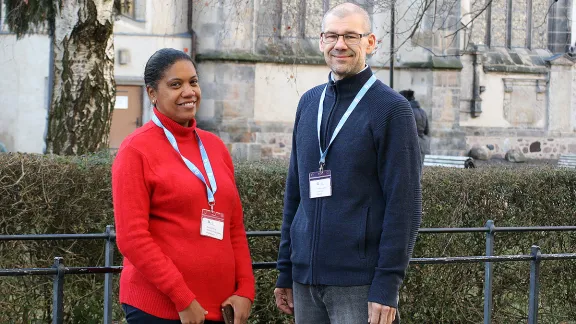 Holiharifetra Rakotondramiadana (l.) ist Theologin der Madagassischen Lutherischen Kirche und Tommi Vuorinen ist Pfarrer der Evangelisch-Lutherischen Kirche Finnlands, arbeitet aber in Australien. Beide nahmen am 17. Internationalen Theologie-Seminar in Wittenberg teil. LWB/A. Weyermüller