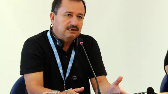 Rev. JosÃ© Pilar Ãlvarez Cabrera, president of the Guatemala Lutheran Church, gives his testimony on human rights' defenders at the advocacy training by faith-based organizations, held at the Ecumenical Center in Geneva. Photo: LWF/Peter Kenny