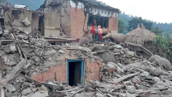 Schäden im Dorf Pubichouki, wie sie am Tag nach dem Haupterdbeben zu sehen waren. Foto: onlinekhabar