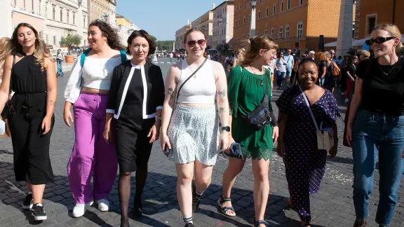 General Secretary Anne Burghardt with LWF Youth delegation walking to St Peter’s Square. Photo: CatholicPressPhoto/Alessia Giuliani