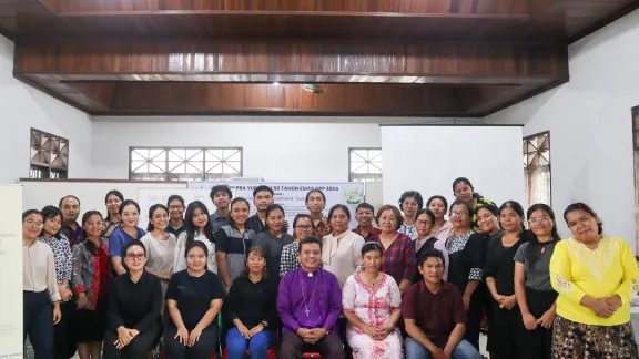 Participants and lecturers of the workshop on creating an inclusive church welcoming people with disabilities, particularly the deaf. Photo: KN-LWF