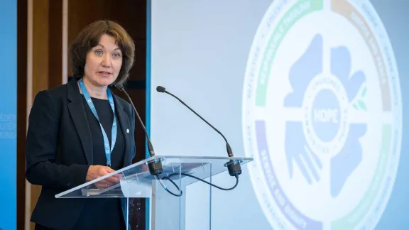 La secretaria general de la FLM, Rev. Dra. Anne Burghardt, presenta la nueva estrategia de la FLM para el período 2025-2031. Foto: FLM/Albin Hillert