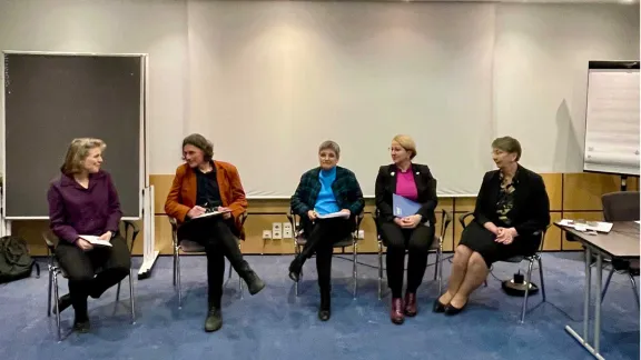 Lutheran leaders from churches Germany, the Czech Republic and the United Kingdom discussing democracy and church. Photo: VELKD/Frank Hofman