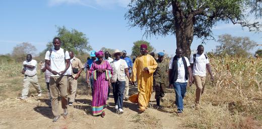 Staff, beneficiaries and visitors visiting project fields in Kimiti department. Photo: LWF Chad