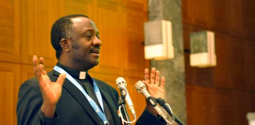 Rev. Dr Fidon Mwombeki, director of the LWF Department for Mission and Development, presents a 70-year trajectory of mission thinking and activities in the LWF, during the Consultation on Contemporary Mission in Global Christianity in Geneva. Photo: LWF/S. Gallay