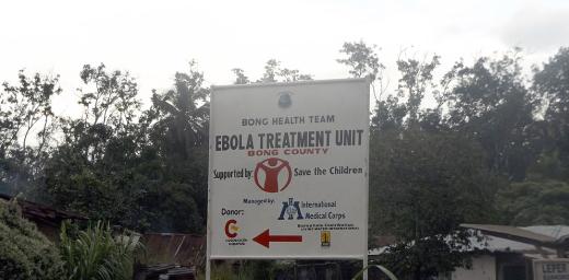 Sign pointing to the newly opened Ebola Treatment Center near Phebe Hospital. Photo: LCL