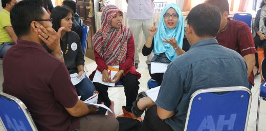 Young Christians and Muslims take part in an interfaith engagement training session in Medan, Indonesia. Photo: A. Yaqin